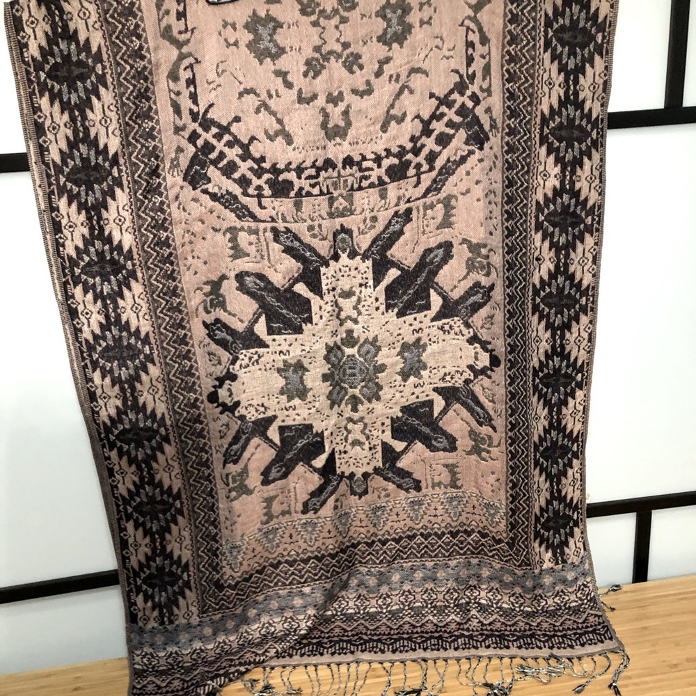 NWT west loop jacquard scarf